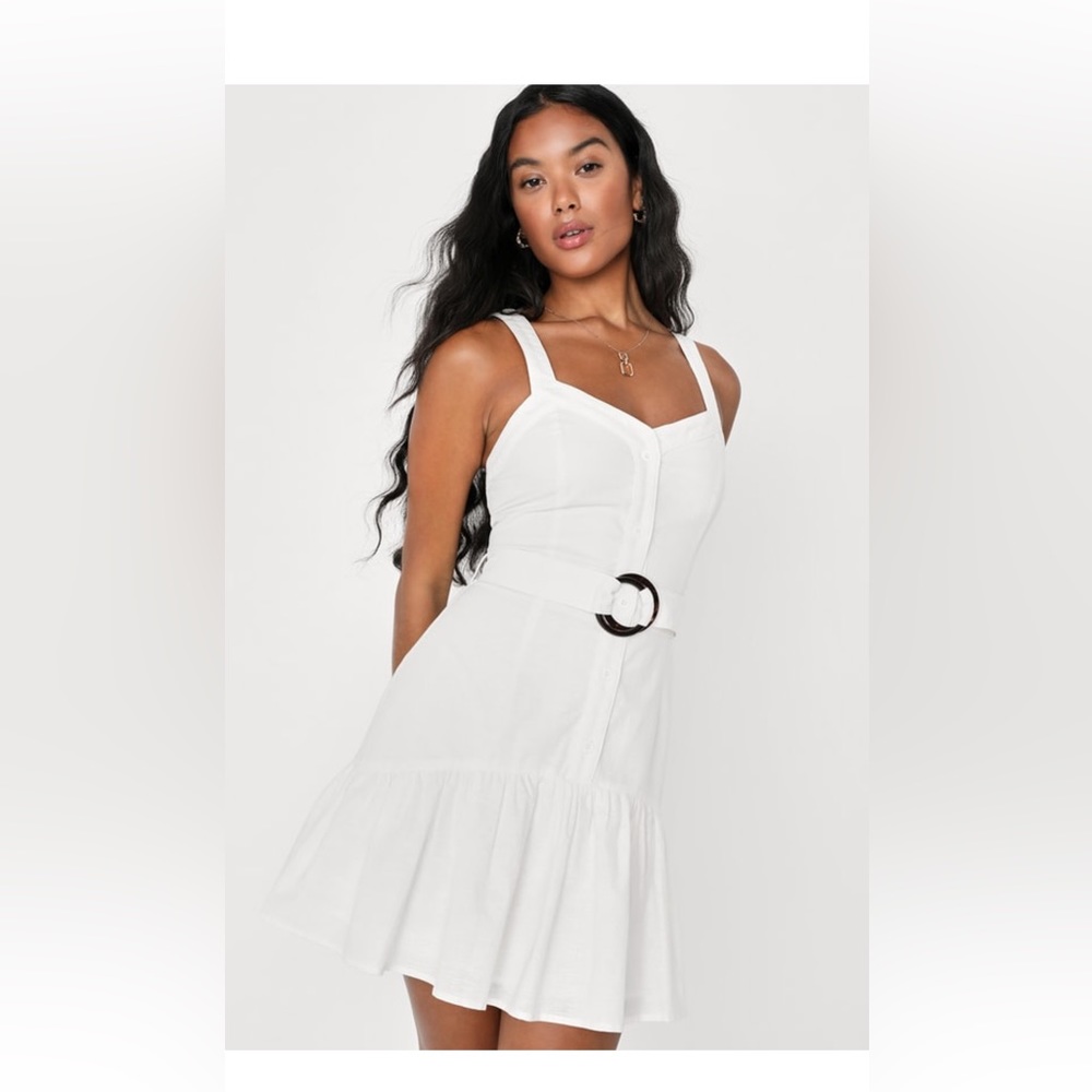 Lulu’s white mini dress